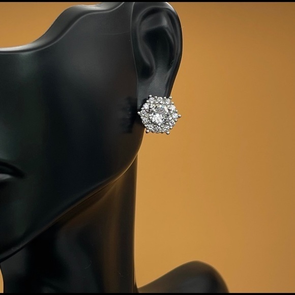 925 Sterling Silver Diamond Halo Starburst‎ Snowflake Elegant Stud Earrings - Picture 2 of 11